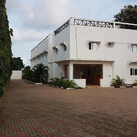 Prestige Holiday Resort Malindi Buitenkant foto