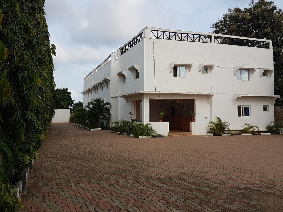 Prestige Holiday Resort Malindi Buitenkant foto