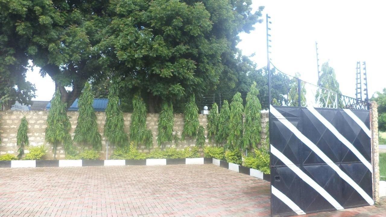 Prestige Holiday Resort Malindi Buitenkant foto
