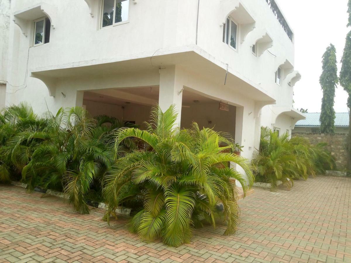 Prestige Holiday Resort Malindi Buitenkant foto