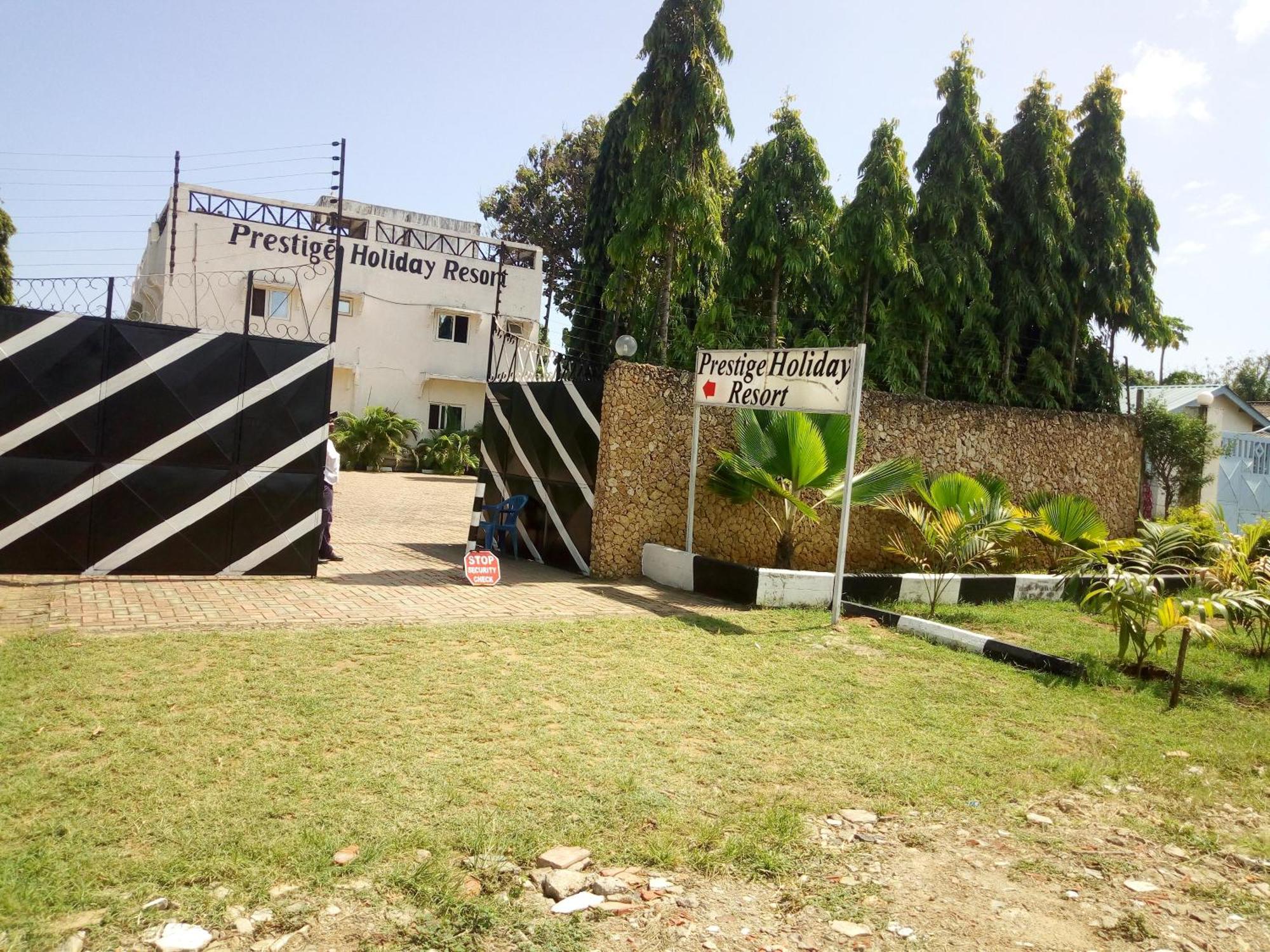 Prestige Holiday Resort Malindi Buitenkant foto
